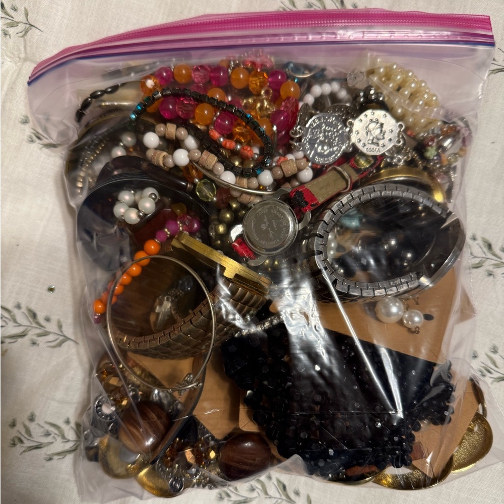 Bundle 4 - Mixed Jewelry assortment